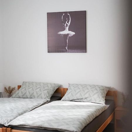 Apartman Erik Pozega Exteriör bild
