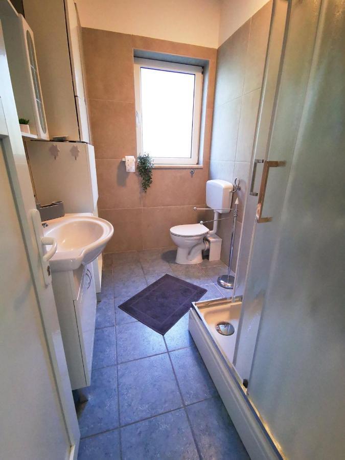 Apartman Erik Pozega Exteriör bild