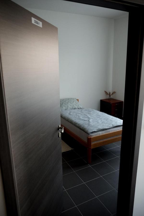 Apartman Erik Pozega Exteriör bild