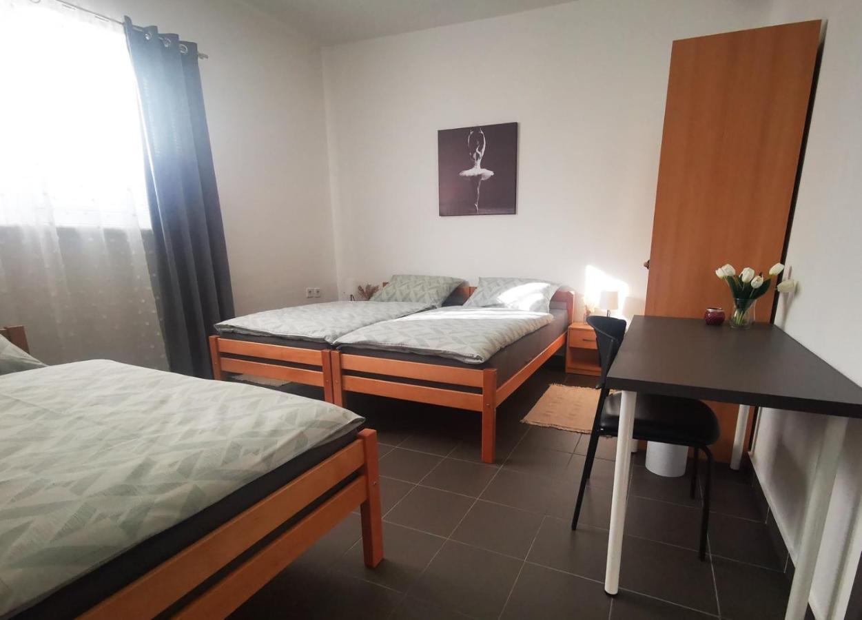 Apartman Erik Pozega Exteriör bild