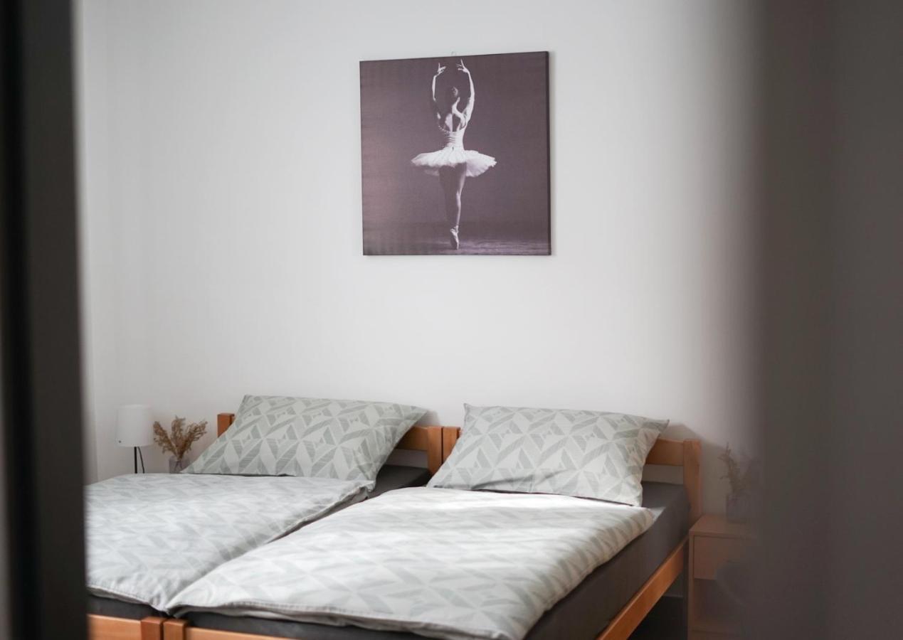 Apartman Erik Pozega Exteriör bild
