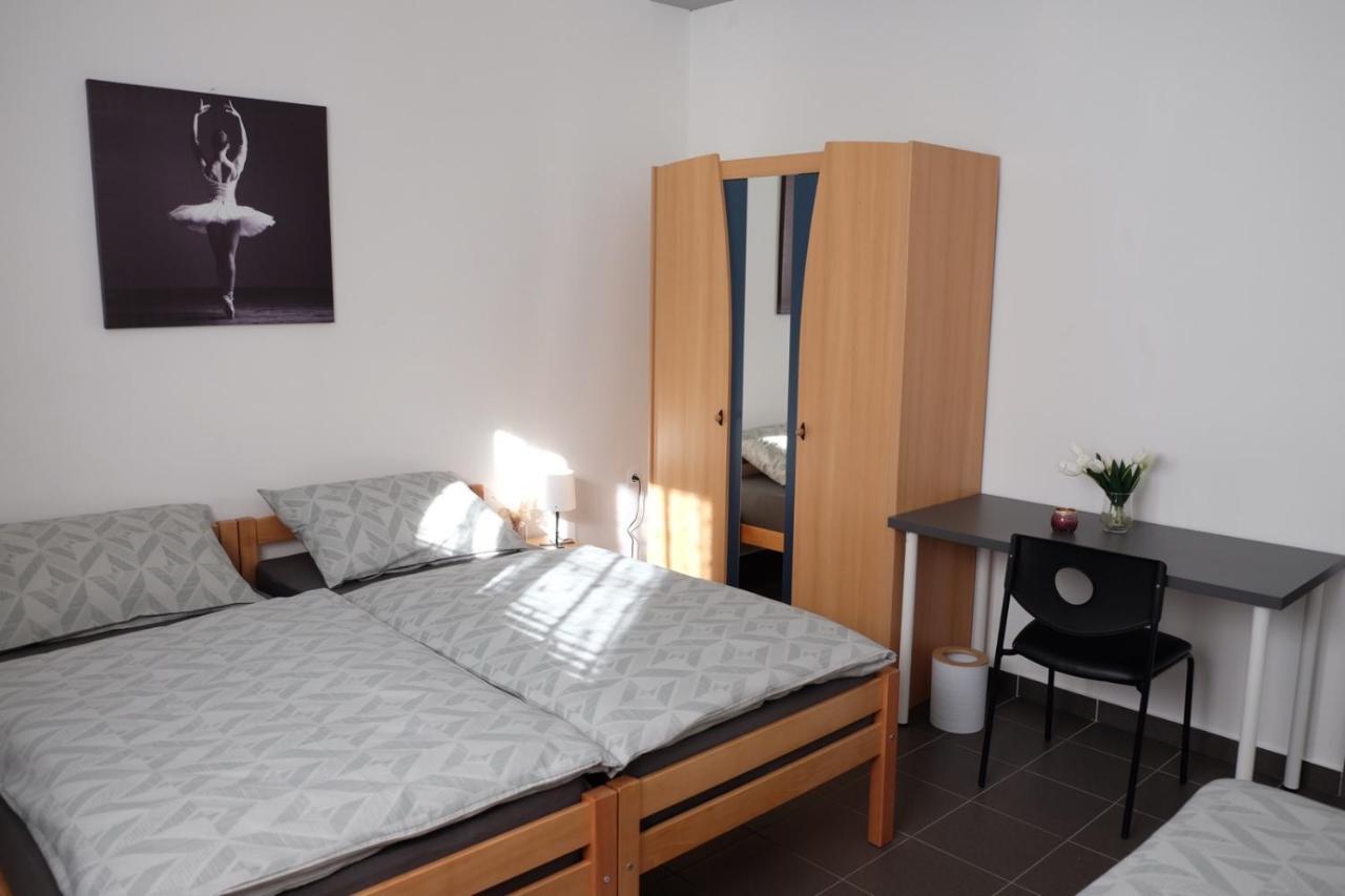 Apartman Erik Pozega Exteriör bild