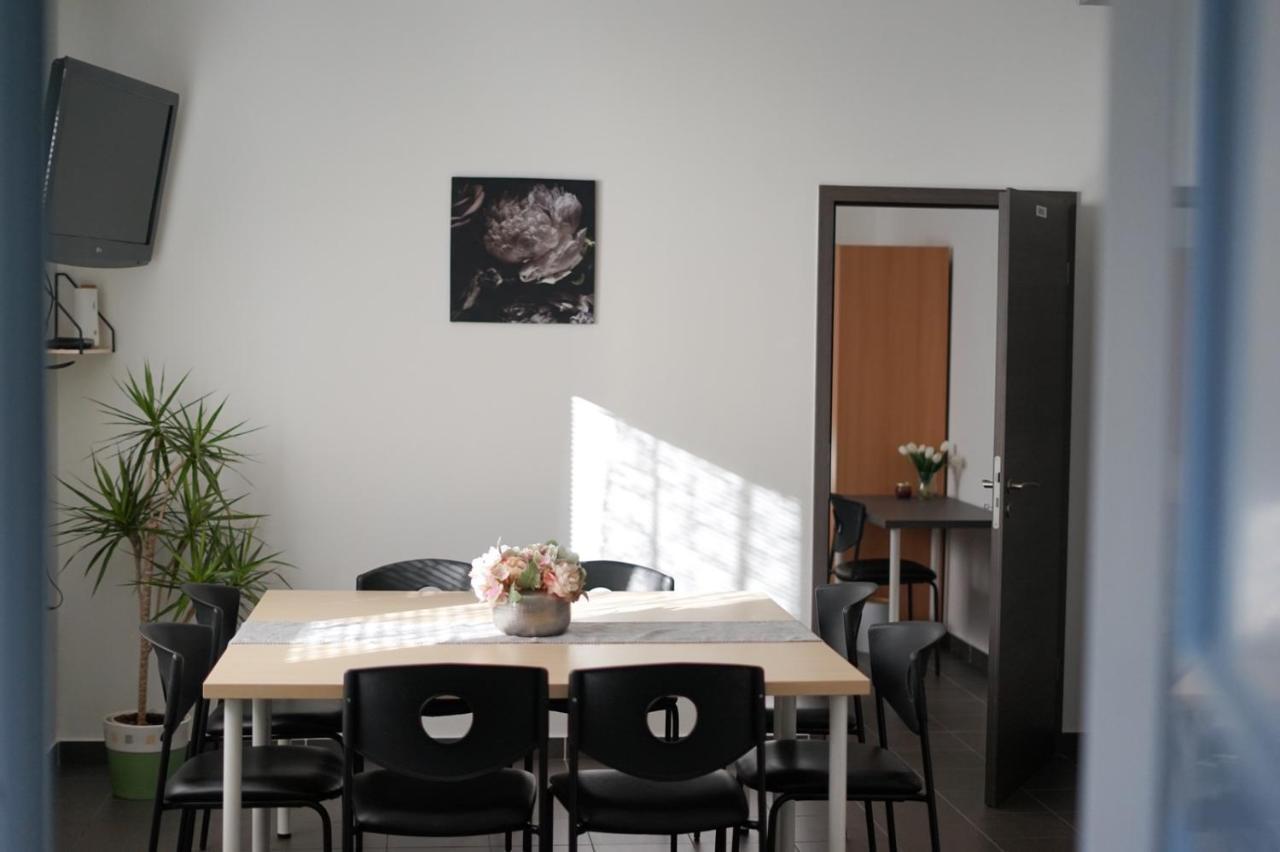 Apartman Erik Pozega Exteriör bild